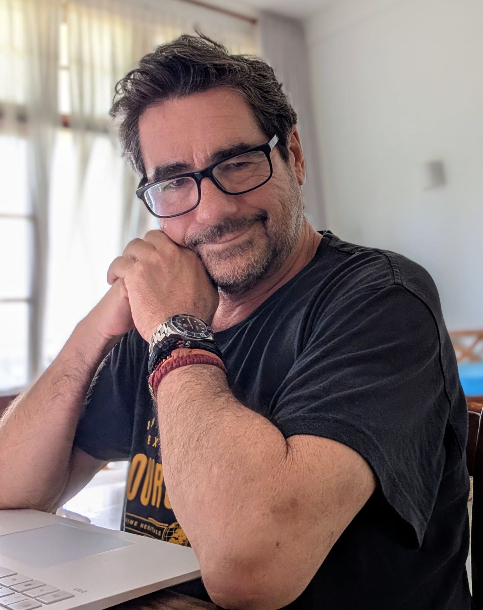 Javier Alonso-Majagranzas es periodista y fundador de AgenciaE